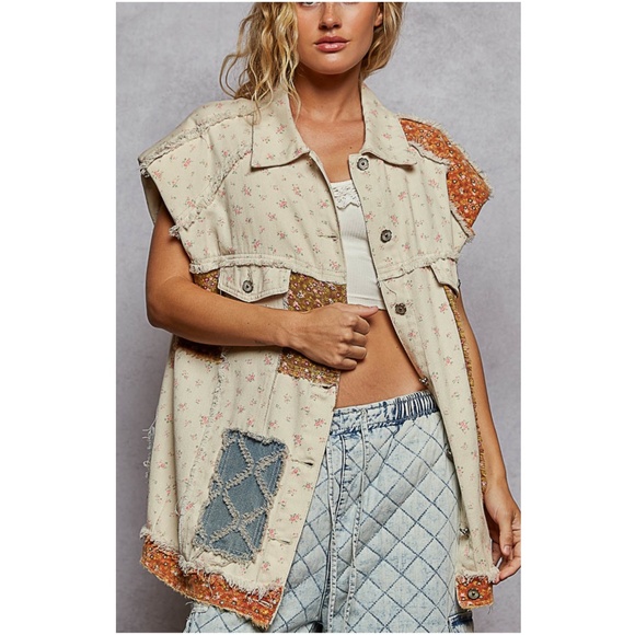 POL Natural Floral Print Denim Frayed Detail Sleeveless Vest - Picture 2 of 4